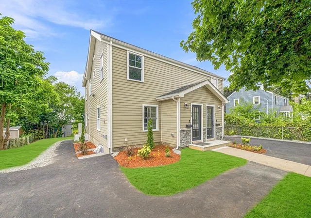2nd image of 18 Jefferson Rd #A, Wakefield, MA 01880 | MLS# 73556850