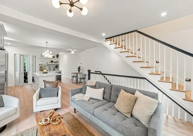 5th image of 18 Jefferson Rd, Wakefield, MA 01880