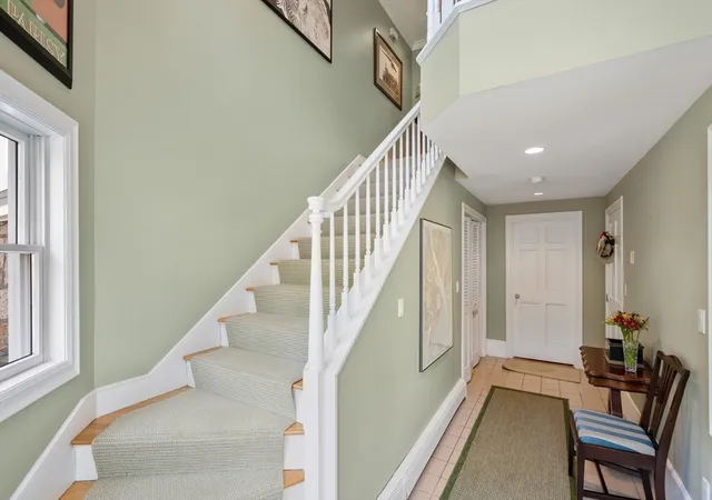 2nd image of 21 Pine Street #4, Manchester, MA 01944 | MLS# 73502300