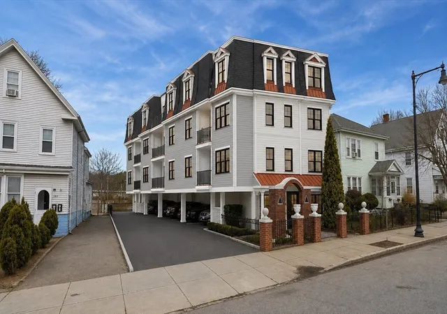 1st image of 1015 Hyde Park Ave, Hyde Park, MA 02136 | MLS# 73565611
