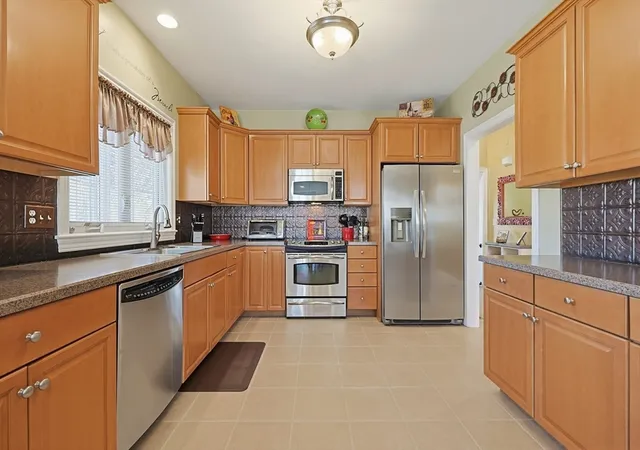 Homes for sale in Milford, MA | 20 Cedarview #20, Milford, MA 01757 | MLS# 73516001