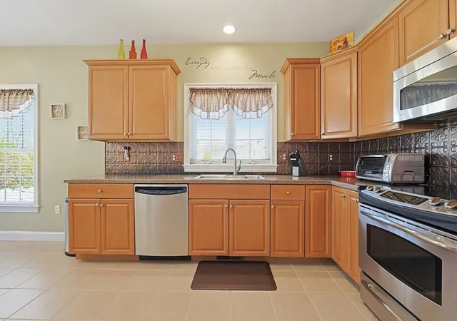 Homes for sale in Milford, MA | 20 Cedarview #20, Milford, MA 01757 | MLS# 73516001