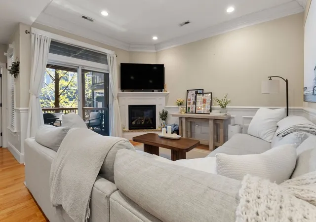 2nd image of 150 M St #2, South Boston, MA 02127 | MLS# 73510755