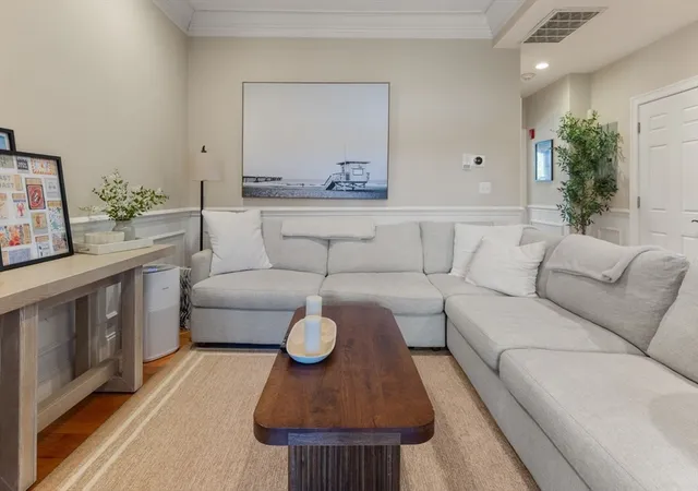 3rd image of 150 M St, Boston, MA 02127
