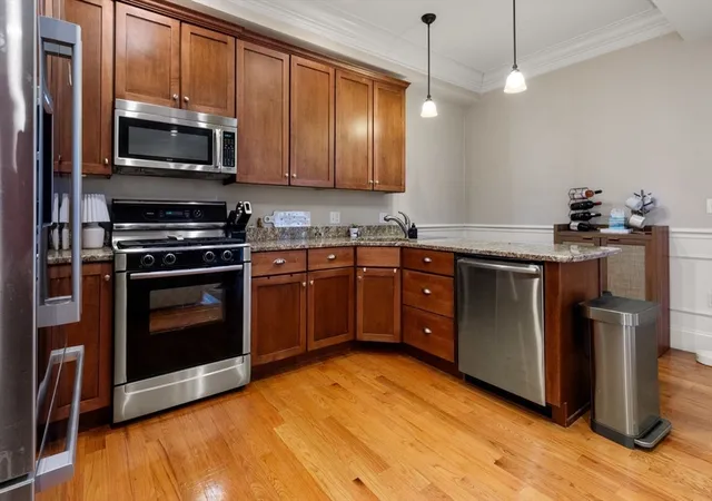 5th image of 150 M St, Boston, MA 02127