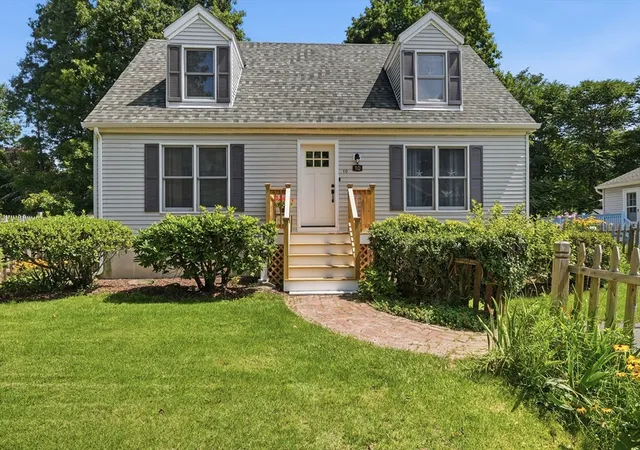 Single family home for sale at 10 Scandinavia Ave, Worcester, MA 01603 | MLS# 73562686