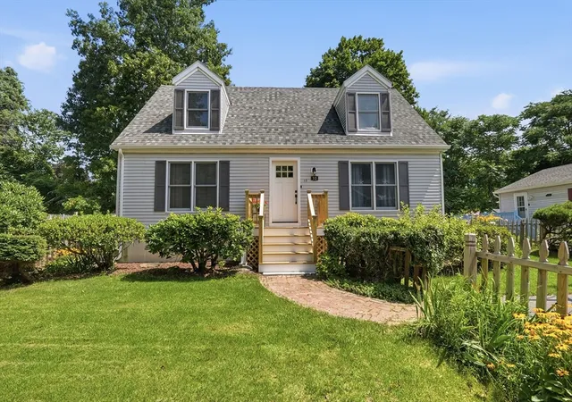 Photo 2 of Single family home for sale at 10 Scandinavia Ave, Worcester, MA 01603 | MLS# 73562686 | Listing updated on 2026-09-15