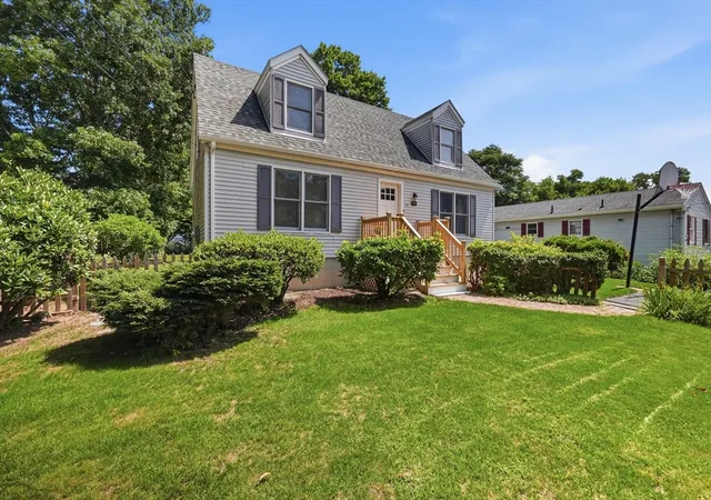 Photo 3 of Single family home for sale at 10 Scandinavia Ave, Worcester, MA 01603 | MLS# 73562686 | Listing updated on 2026-09-15