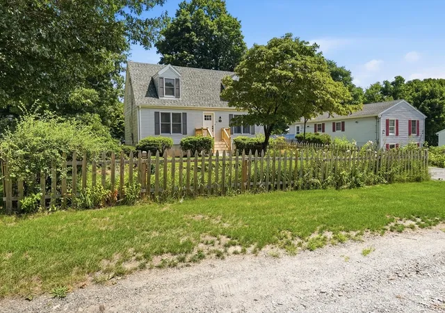 Photo 4 of Single family home for sale at 10 Scandinavia Ave, Worcester, MA 01603 | MLS# 73562686 | Listing updated on 2026-09-15