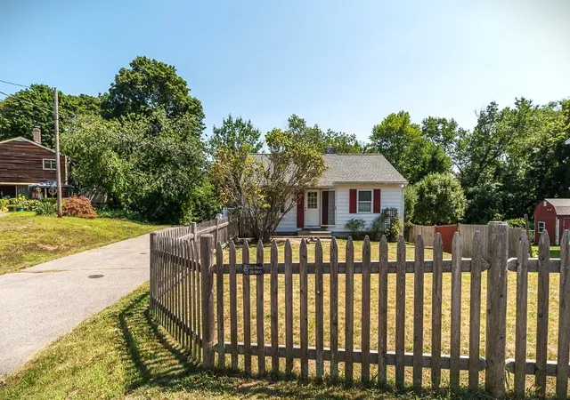 3rd image of 141 Cherry Street, Gloucester, MA 01930 | MLS# 73564643