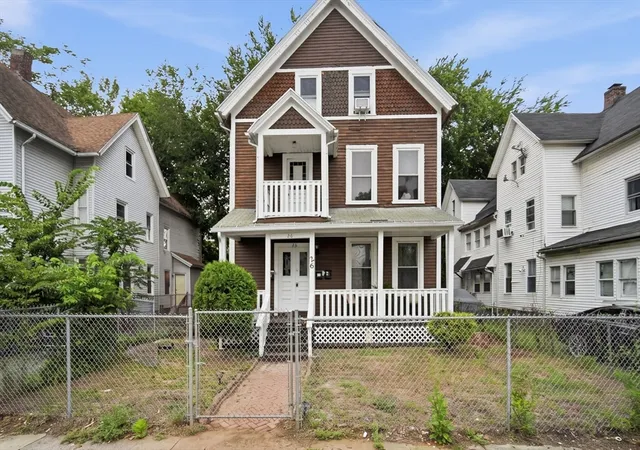 2nd image of 26 Hebron St, Springfield, MA 01107 | MLS# 73563462