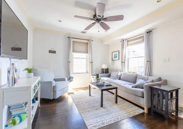13th image of 581 East 8th Street, South Boston, MA 02127 | MLS# 73473909