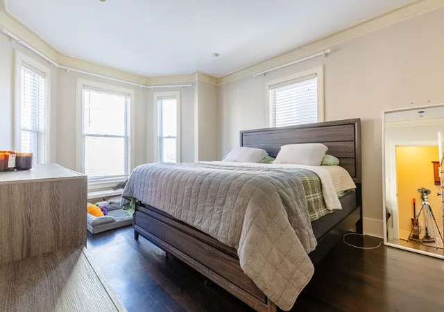3rd image of 581 E 8Th St, Boston, MA 02127