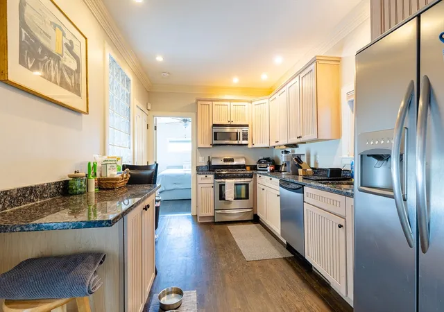 5th image of 581 E 8Th St, Boston, MA 02127