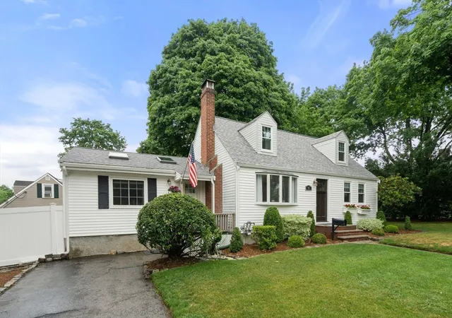 Homes for sale in Norwood, MA | 29 Laurel Street, Norwood, MA 02062 | MLS# 73541410