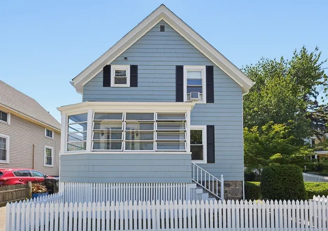 Homes for sale in Marblehead, MA | 210 Pleasant Street, Marblehead, MA 01945 | MLS# 73549564