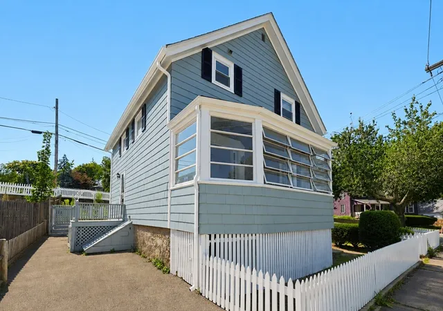 Homes for sale in Marblehead, MA | 210 Pleasant Street, Marblehead, MA 01945 | MLS# 73549564