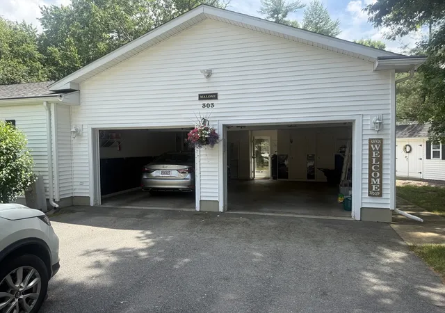 3rd image of 303 Blueberry Circle, Middleboro, MA 02346 | MLS# 73546412