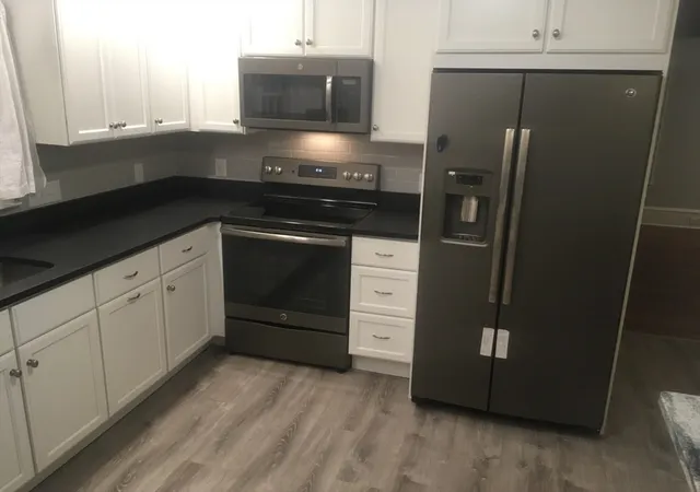 Photo 3 of Sale Pending at 185 College St, Worcester, MA 01610 | MLS# 73552044 | Listing updated on 2026-08-31