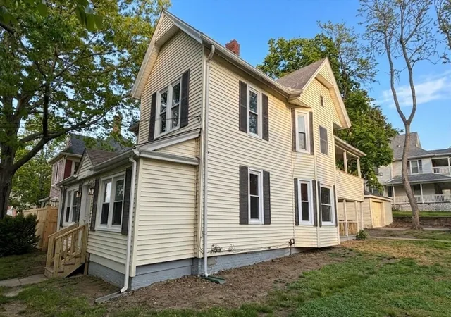 Homes for sale in Holyoke, MA | 179 Sargeant St, Holyoke, MA 01040 | MLS# 73513919
