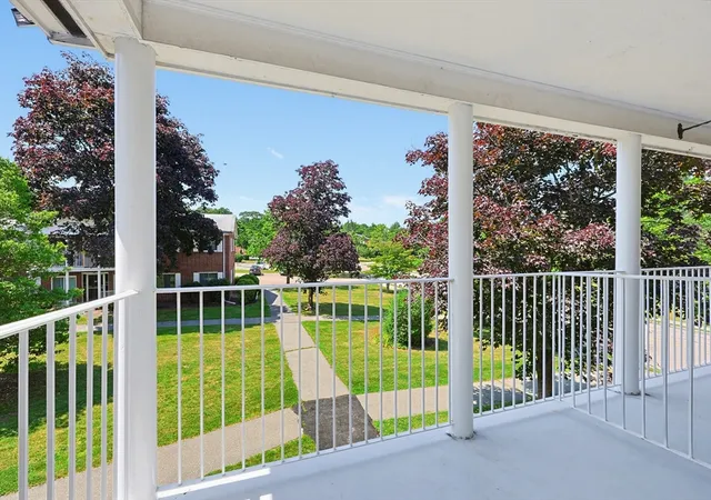 Homes for sale in Sharon, MA | 31 Bayberry Dr #4, Sharon, MA 02067 | MLS# 73546128