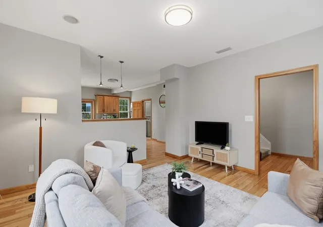 2nd image of 54 Vernon Street #54, Somerville, MA 02145 | MLS# 73565552