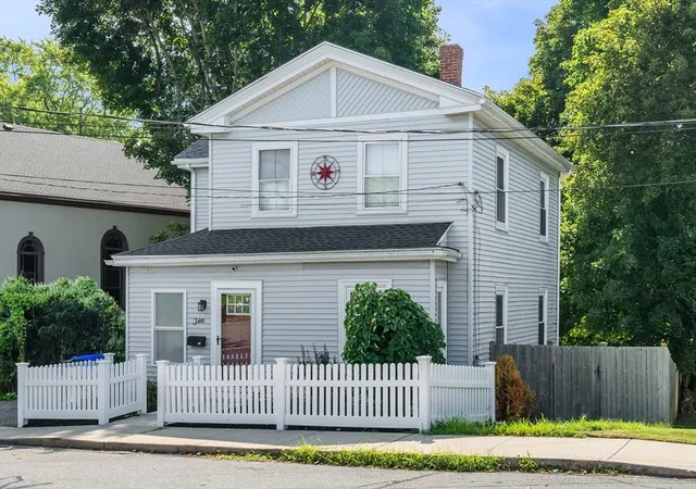 Photo 3 of Sale Pending at 10 Lafayette Rd, Ipswich, MA 01938 | MLS# 73568132 | Listing updated on 2026-09-15