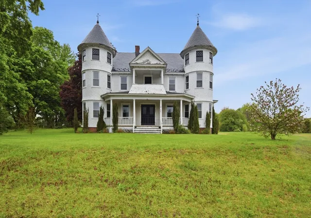 1st image of 482 Holyoke St, Ludlow, MA 01056 | MLS# 73529810