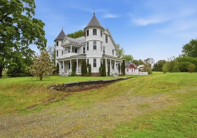 5th image of 482 Holyoke St, Ludlow, MA 01056 | MLS# 73529810