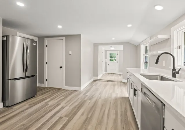 5th image of 1202 Wachusett St, Jefferson, MA 01522 | MLS# 73525928