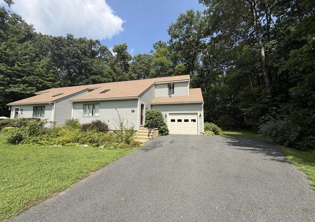 2nd image of 5 Meadow Oak Ln #B, South Deerfield, MA 01373 | MLS# 73562272