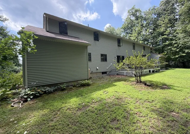 Photo 4 of Condo for sale at 5 Meadow Oak Ln #B, South Deerfield, MA 01373 | MLS# 73562272 | Listing updated on 2026-08-16