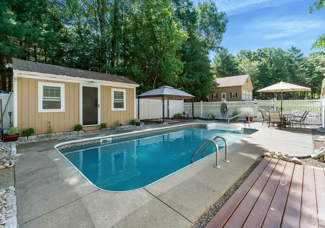 41st image of 12 Dakel Dr, Assonet, MA 02702 | MLS# 73538293