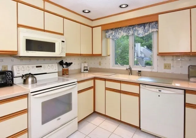 5th image of 191 Brickett Hill Circle #191, Haverhill, MA 01830 | MLS# 73544270