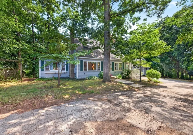 2nd image of 40 Oak St, Bellingham, MA 02019 | MLS# 73564393