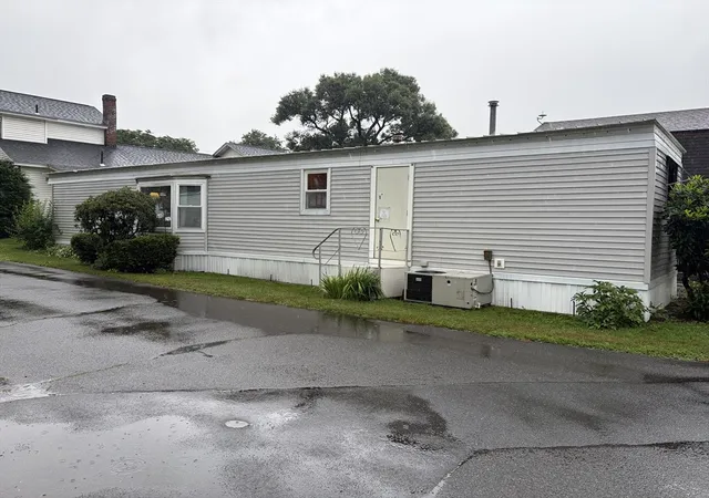 2nd image of 139 West #1, Hatfield, MA 01038 | MLS# 73560178