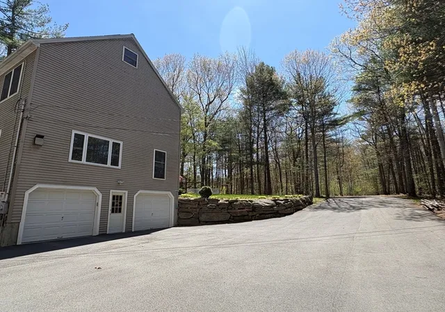 Homes for sale in Douglas, MA | 683 Nw Main St, Douglas, MA 01516 | MLS# 73507726
