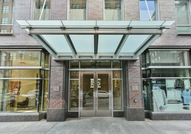 2nd image of 80 Broad St, Boston, MA 02110