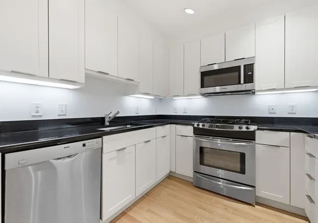 Homes for sale in Boston, MA | 80 Broad Street #302, Boston, MA 02110 | MLS# 73525465