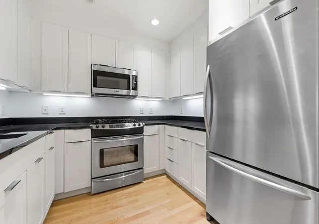 Homes for sale in Boston, MA | 80 Broad Street #302, Boston, MA 02110 | MLS# 73525465