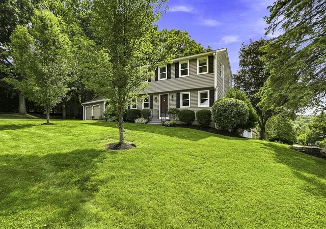 Photo 3 of Sale Pending at 31 Lexington Rd, Shrewsbury, MA 01545 | MLS# 73564096 | Listing updated on 2026-09-11
