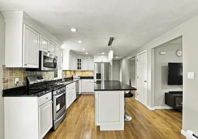 Photo 4 of Sale Pending at 31 Lexington Rd, Shrewsbury, MA 01545 | MLS# 73564096 | Listing updated on 2026-09-11