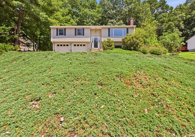 Homes for sale in Easthampton, MA | 19 Westview Ter, Easthampton, MA 01027 | MLS# 73547386