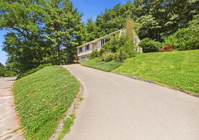 Homes for sale in Easthampton, MA | 19 Westview Ter, Easthampton, MA 01027 | MLS# 73547386