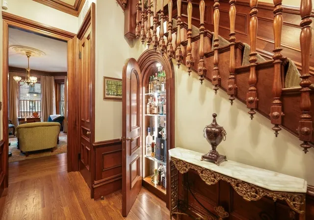Photo 4 of Single family home for sale at 381 Beacon St, Boston, MA 02116 | MLS# 73501931 | Listing updated on 2026-04-19