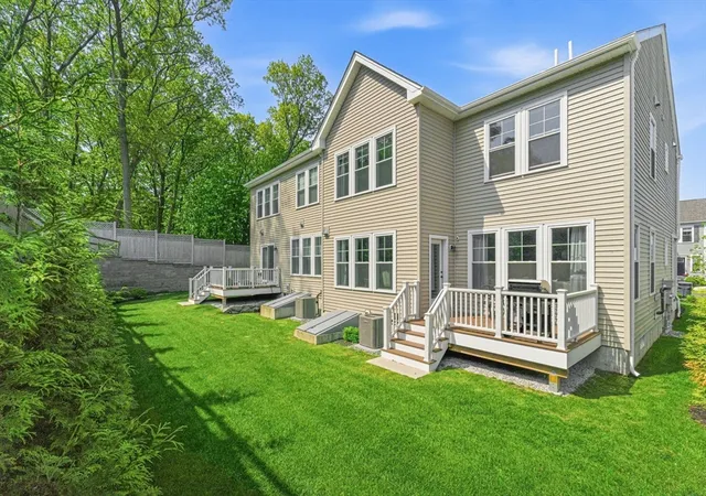 Homes for sale in Woburn, MA | 6 Cooley Dr, Woburn, MA 01801 | Houzeo