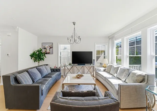 Homes for sale in Woburn, MA | 6 Cooley Dr #6, Woburn, MA 01801 | MLS# 73525597