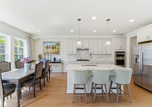 Homes for sale in Woburn, MA | 6 Cooley Dr, Woburn, MA 01801