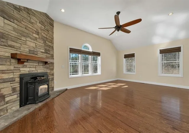 4th image of 142 Worcester Road, Hollis, NH 03049 | MLS# 73522881