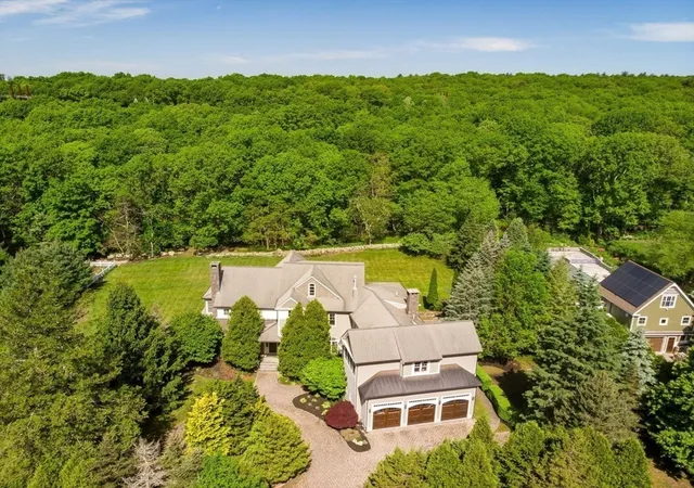 35th image of 2 Stonegate Ln, Dover, MA 02030 | MLS# 73506923